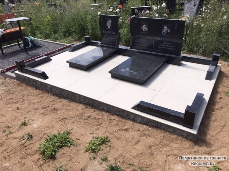Комплекс на три места с надгробными плитами